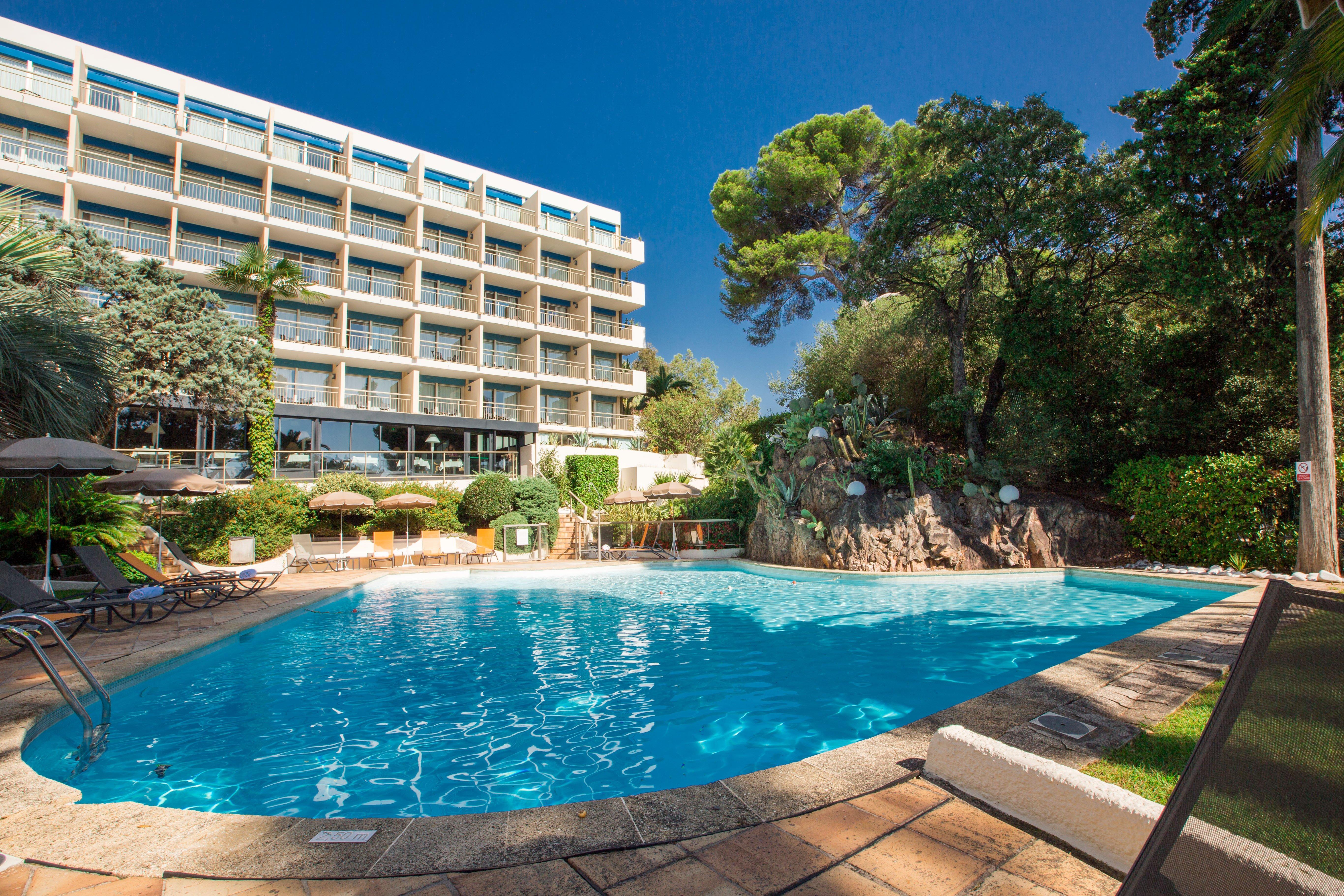 Hotel Luxotel 4*